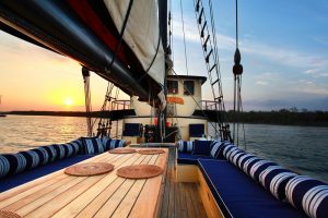 Adelaar Komodo Liveaboard